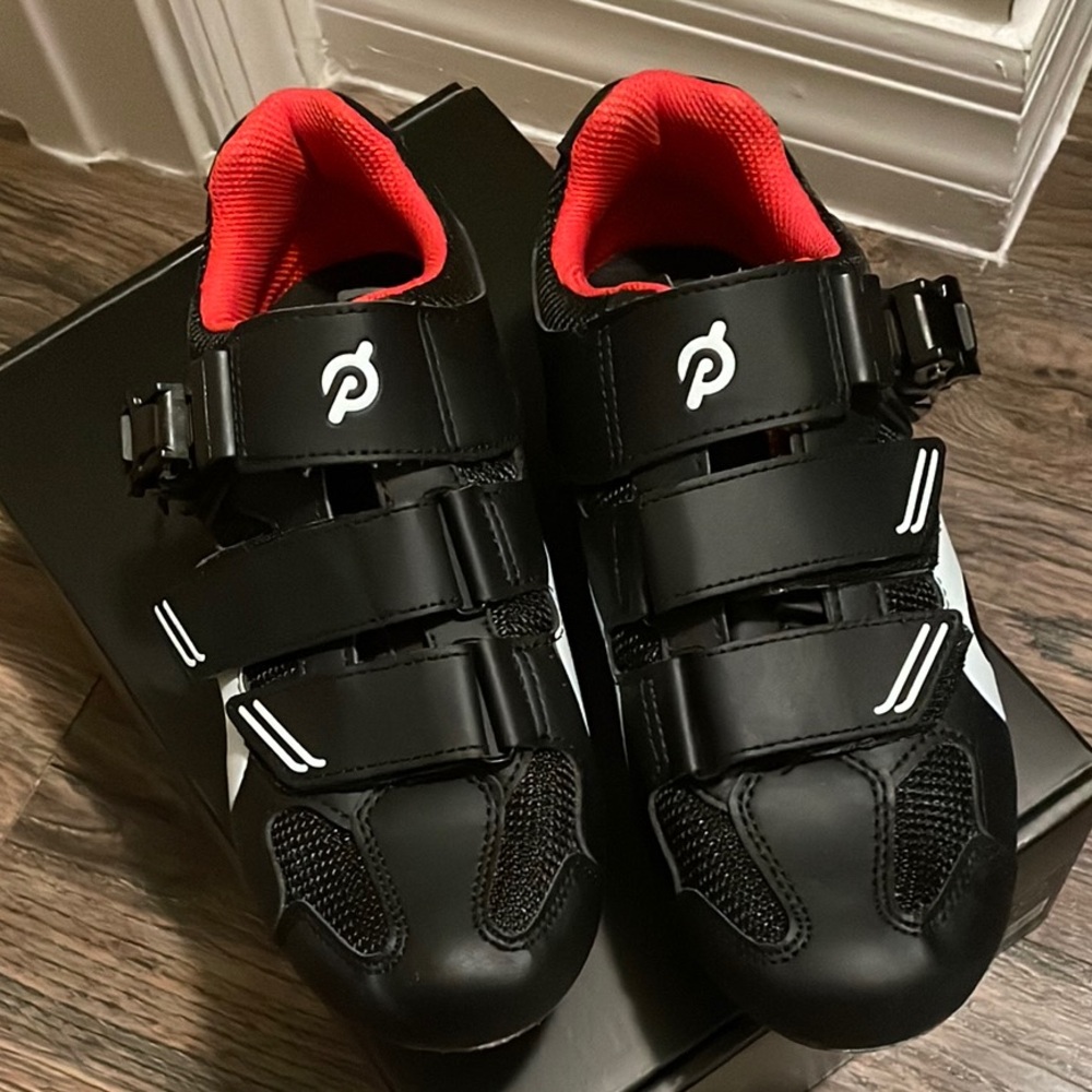PELOTON size 38 ~ great condition!